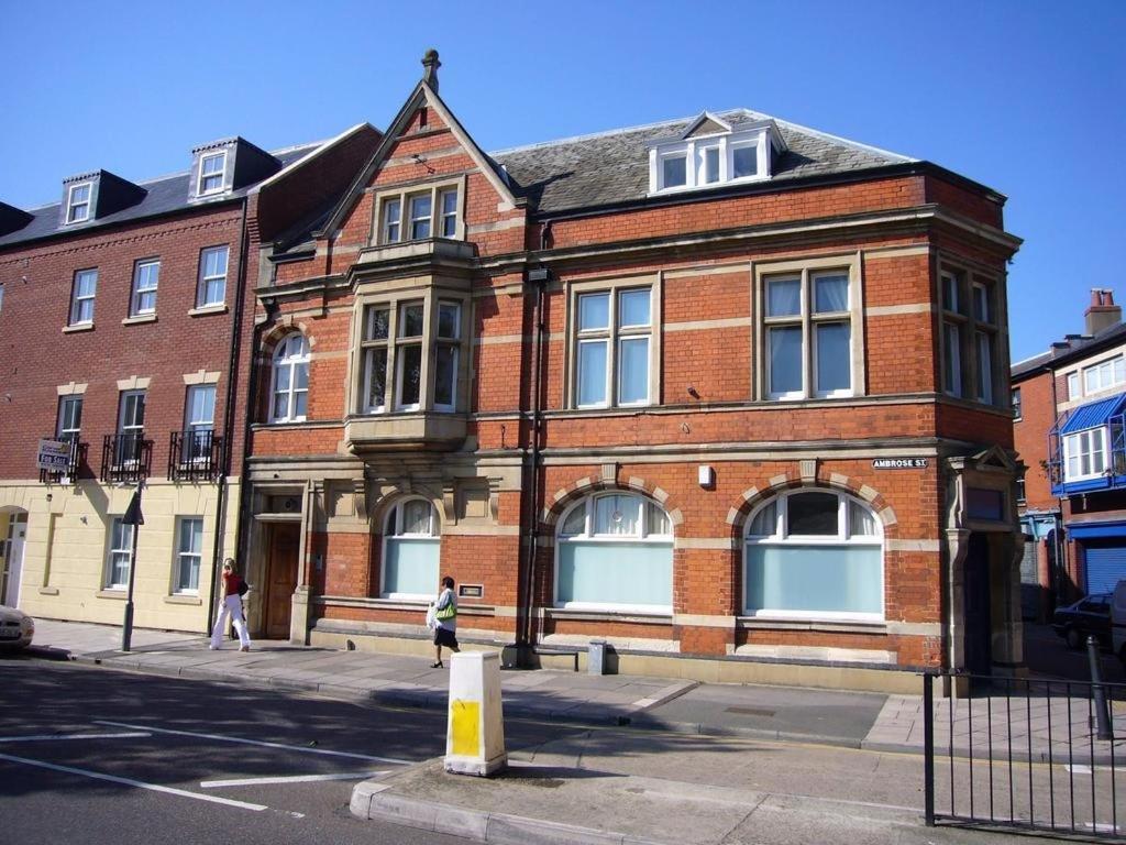 Ambrose Apartments Cheltenham Extérieur photo