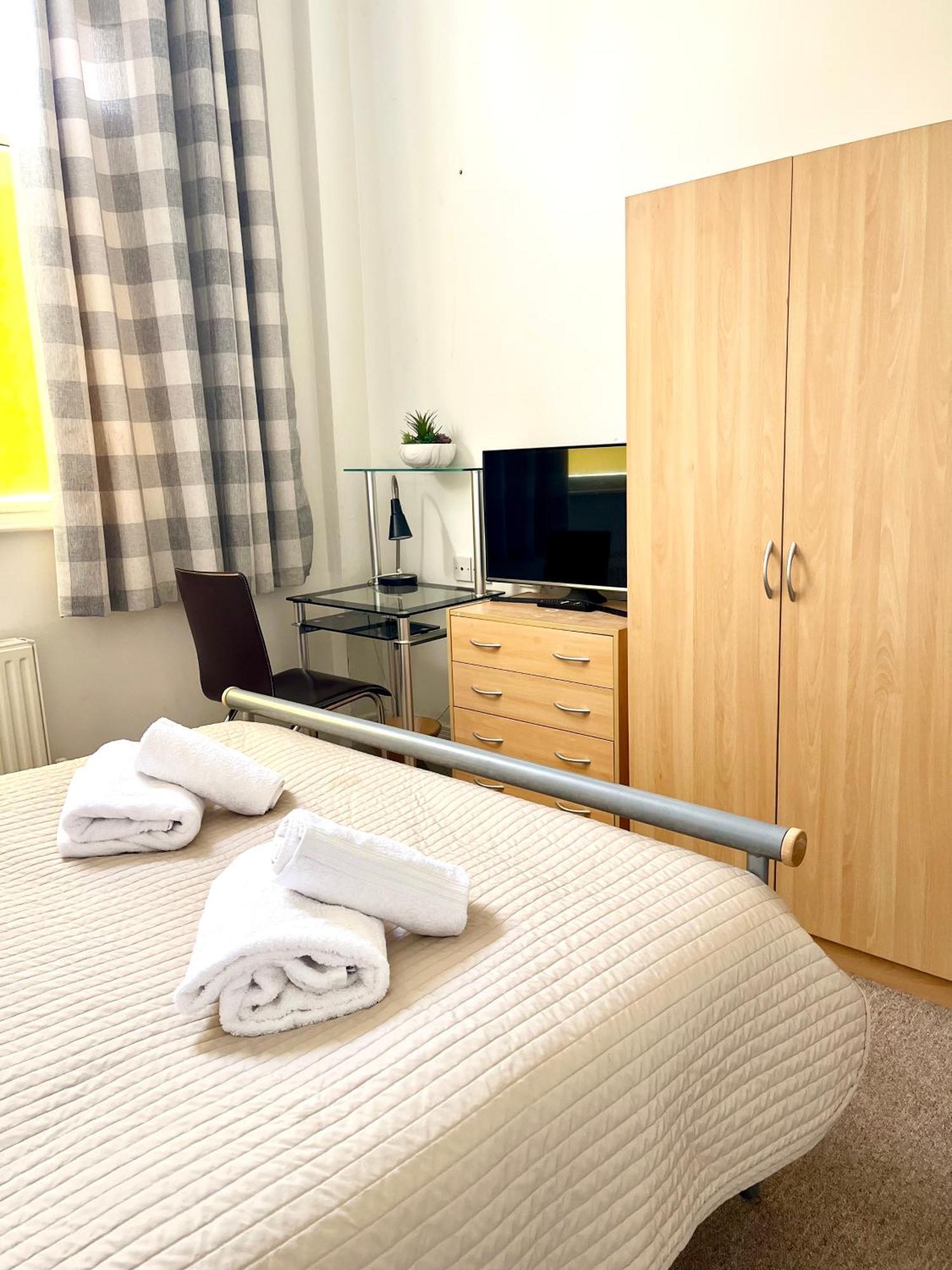 Ambrose Apartments Cheltenham Extérieur photo